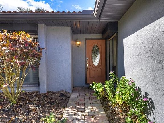 4th image of 31329 Saunders Dr