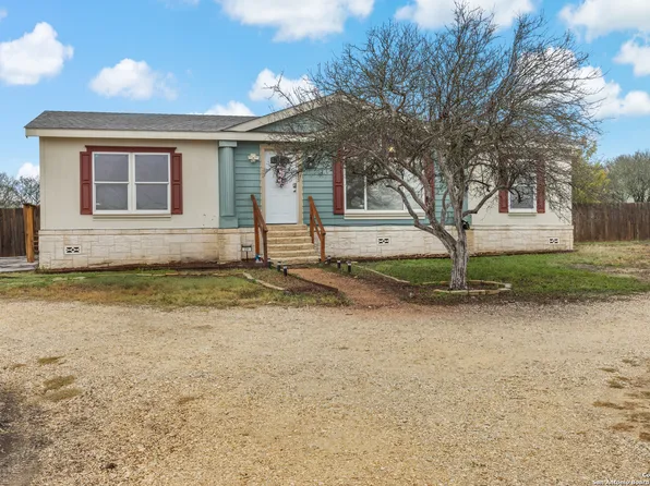 231 COUNTY ROAD 5635, Castroville, TX 78009