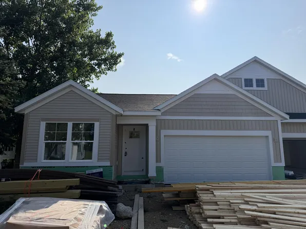 325 Round Hill Rd, Kalamazoo, MI 49009