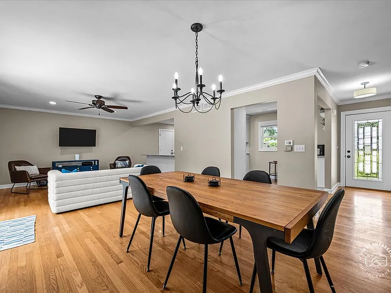 325 Hemlock Ln — Photo 4