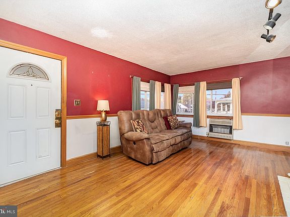 3rd image of 2900 Boas St