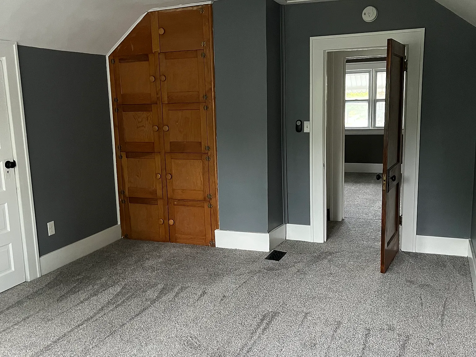 621 Spencer St NE — Photo 3