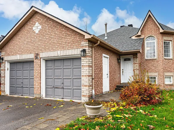 30A Hewitt Pl, Barrie, ON L4M 7B4