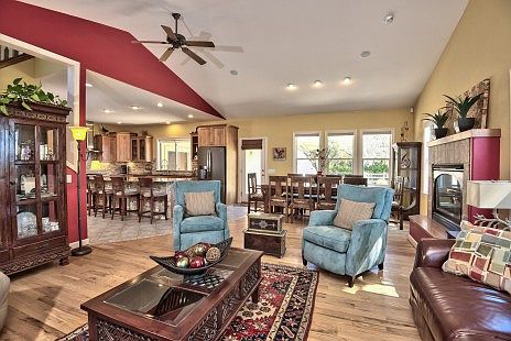 5th image of 1380 Horseshoe Dr