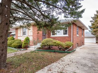 10306 Dickens St, Westchester, IL 60154