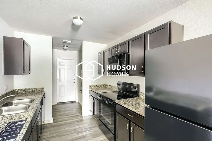1110 Jones St — Photo 5