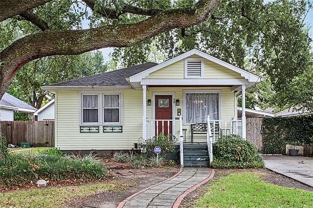 1st image of 39 Holly Dr