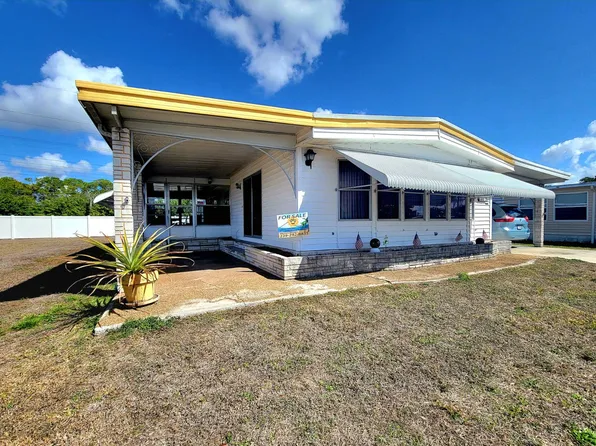 435 Hidden Cove Rd, North Fort Myers, FL 33917