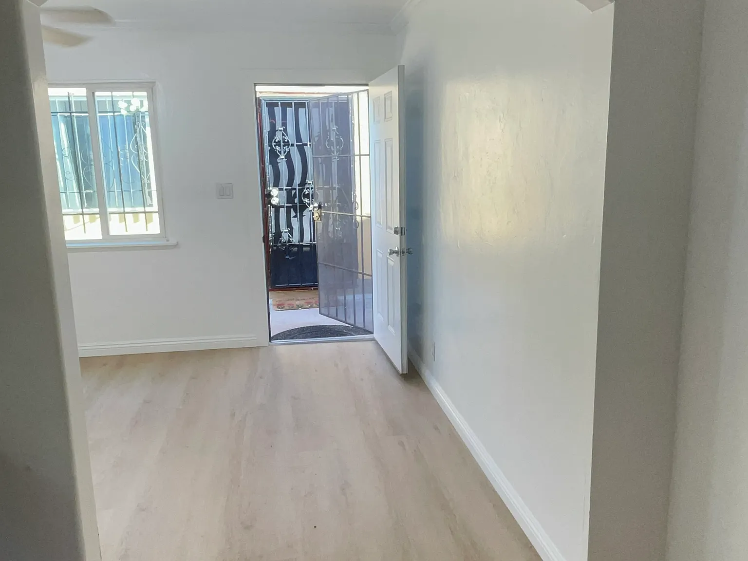 2 bed, 750 sqft, $2,499 — Photo 4