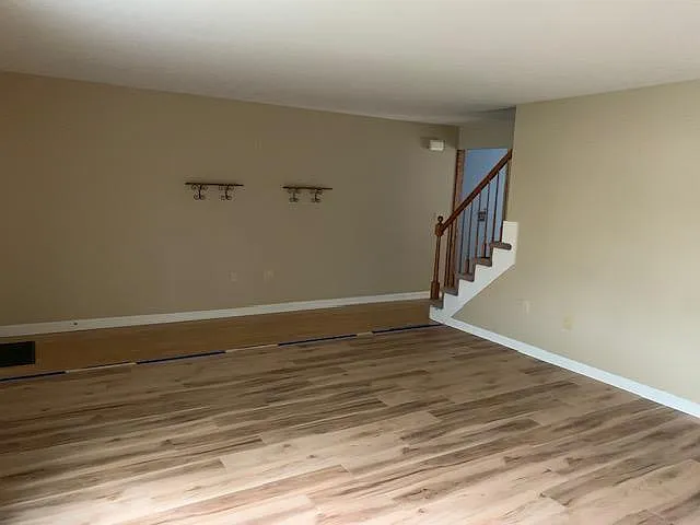 99 Lee Ann Ct — Photo 3