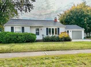 2056 Hillview Dr, Green Bay, WI 54302