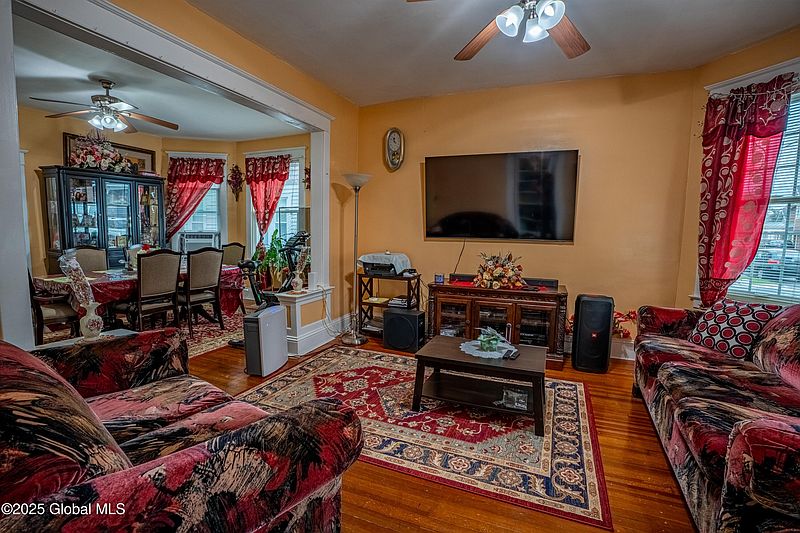 2nd image of 1014 Baker Avenue