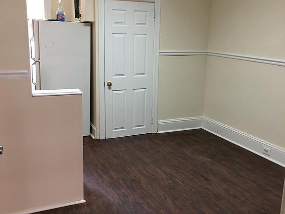 3rd image of 3015 Richmond St APT 2F