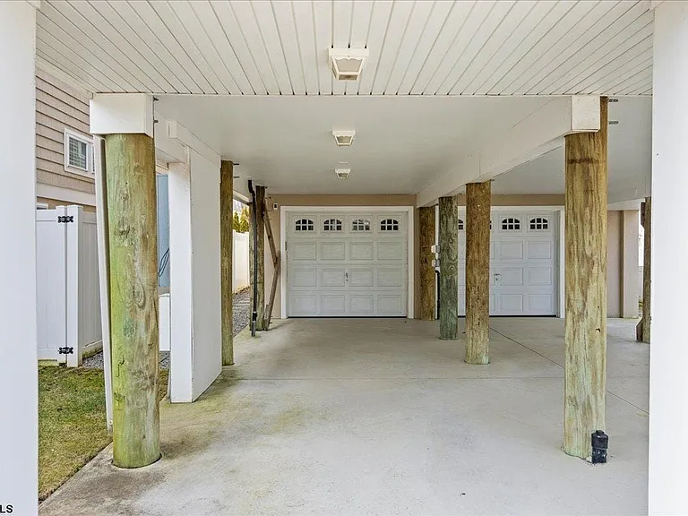 16 S Decatur Ave — Photo 37
