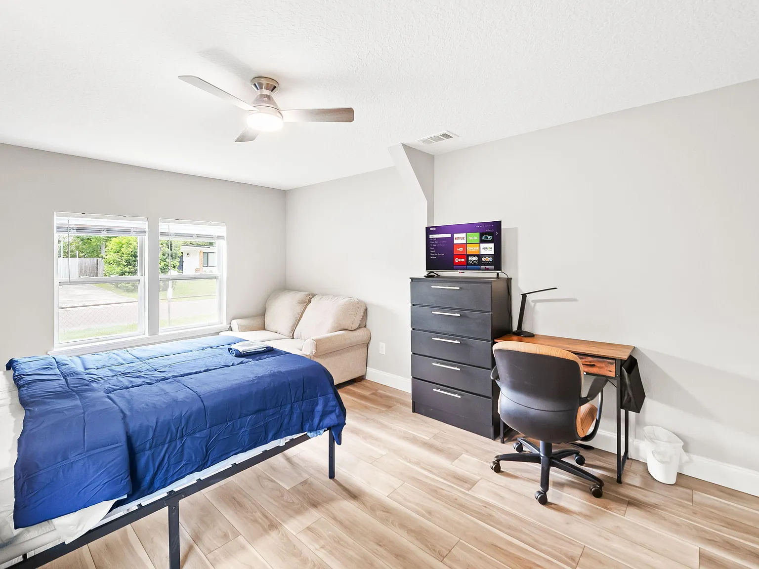 4 bed, 2.0 bath, 1586 sqft, $771 — Photo 2