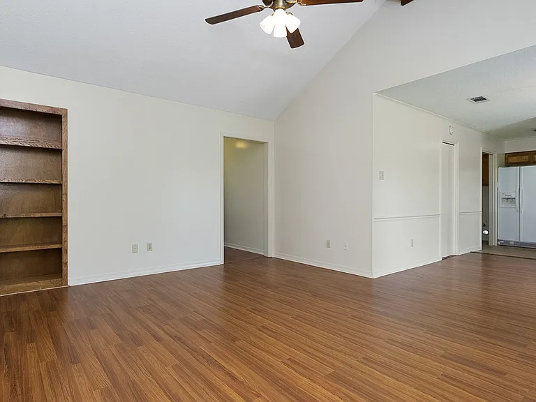 5602 Pampus Ln — Photo 11