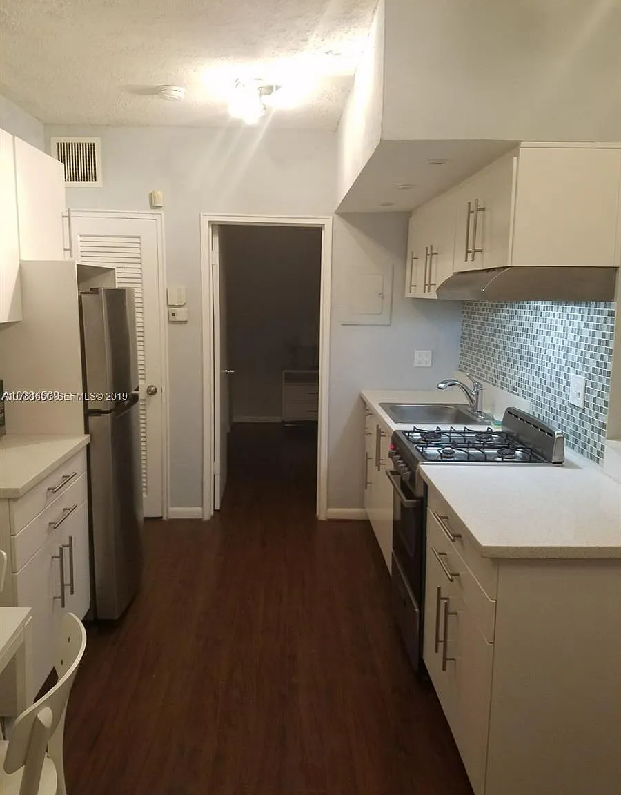 1 bed, 428 sqft, $1,825 — Photo 1