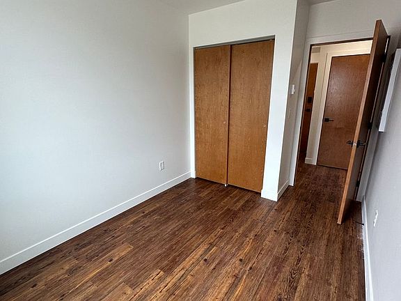 4th image of 105 Central Ave W #4
