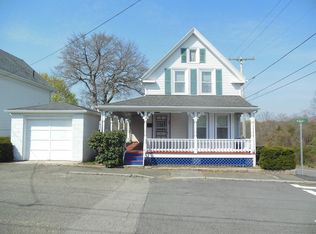 28 Acacia St, Gloucester, MA 01930