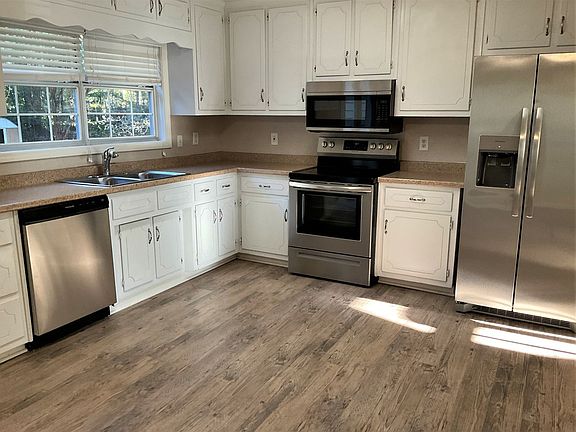 4th image of 1300 Castle Royale Ct