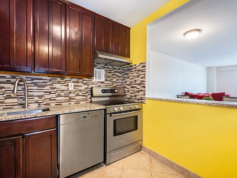 7855 John F Kennedy Blvd #26E — Photo 13