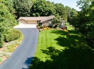 5346 Woodland Smt, West Bend, WI 53095