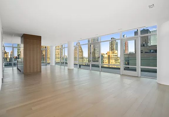 2nd image of 219 E 44th St Floor 30