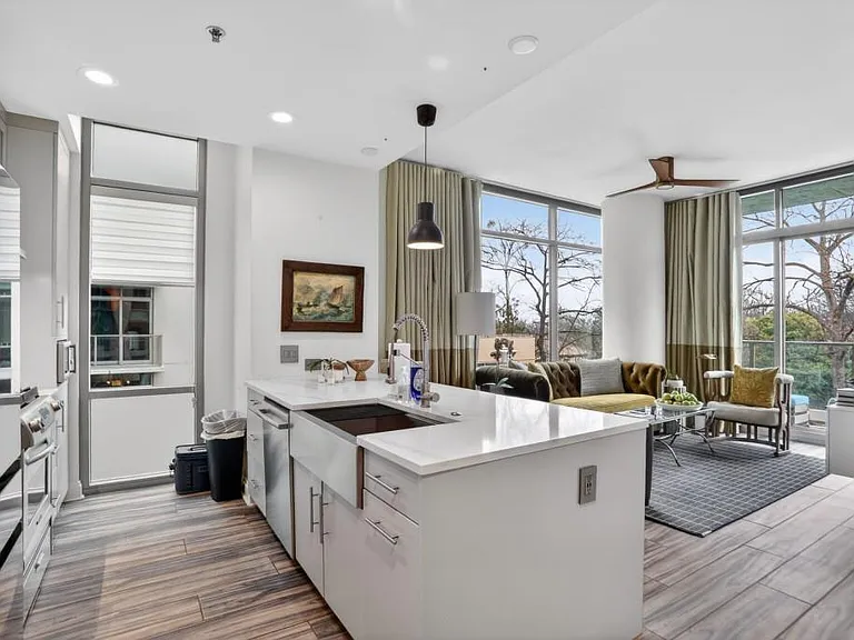 905 Juniper St NE #403 — Photo 1