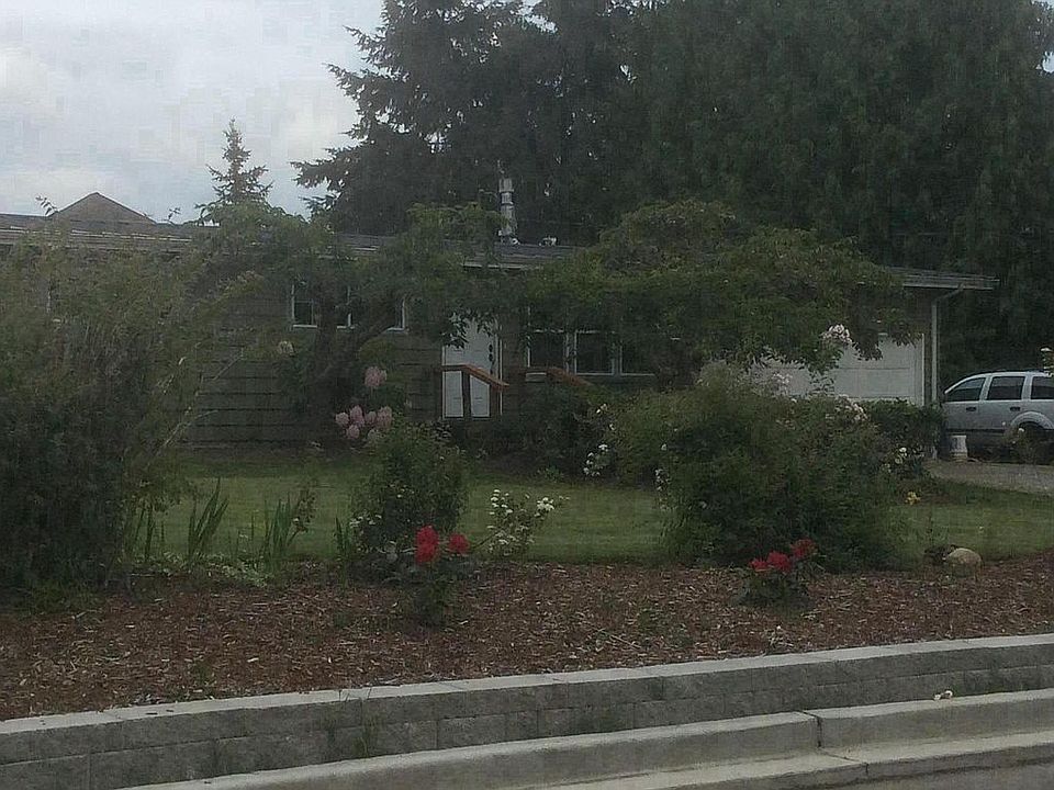 3 Bedroom, 1 bath Rambler totally updated