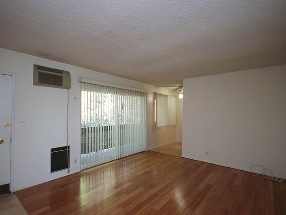 3rd image of 44 N Oak Ave APT 6