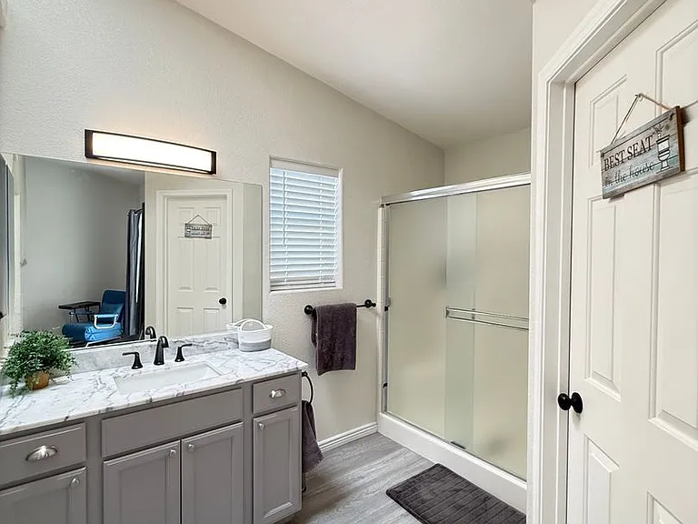 2725 Huntington Dr — Photo 10