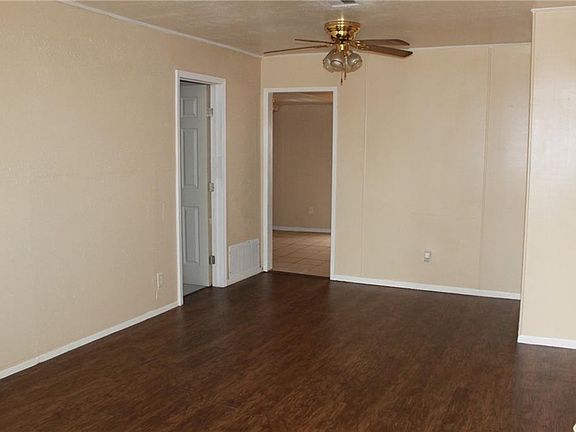 3rd image of 4009 SE 23rd St