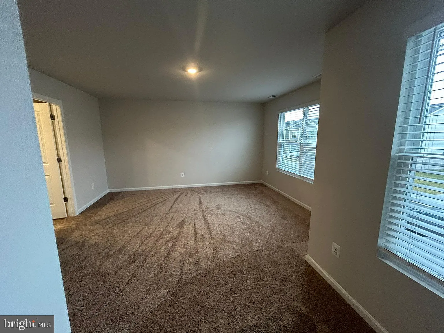 3 bed, 2.5 bath, 1443 sqft, $1,895 — Photo 4