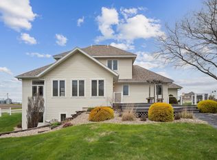 105 Union Ridge Dr, West Union, IA 52175