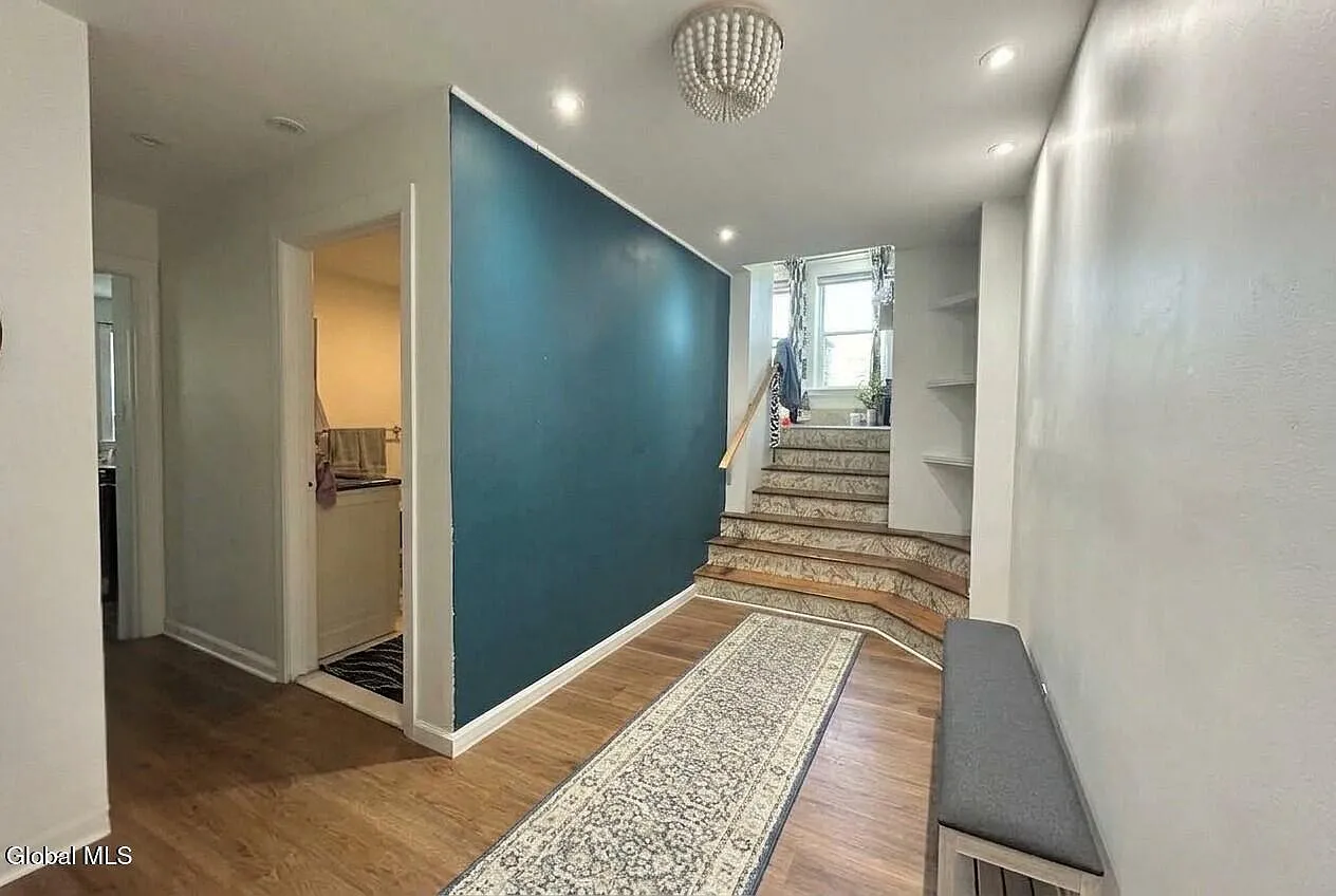 1 bed, 858 sqft, $2,200 — Photo 4