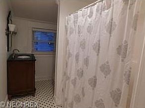 2nd image of 1021 E Main St