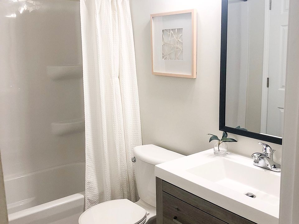 1st image of 2482 Cobble Hill Alcove