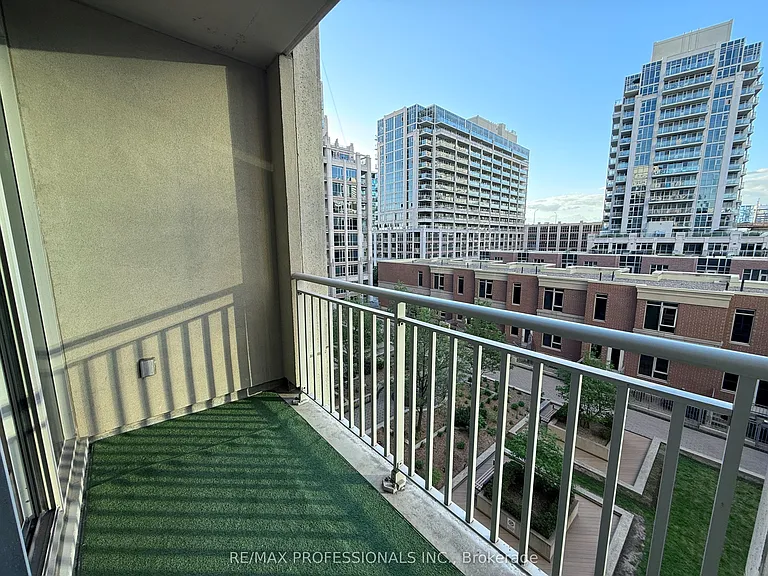 628 Fleet St #522 — Photo 17