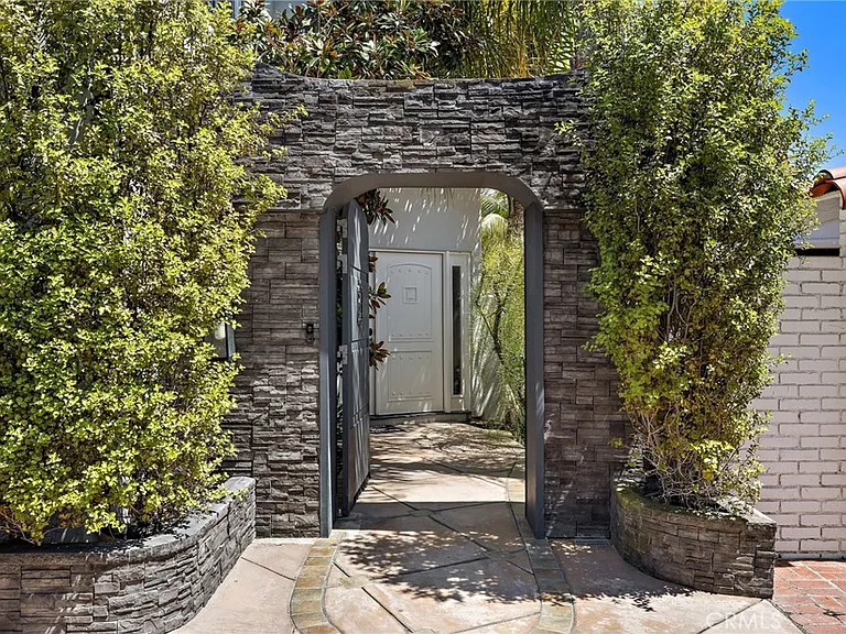 234 Via Graziana SW — Photo 3