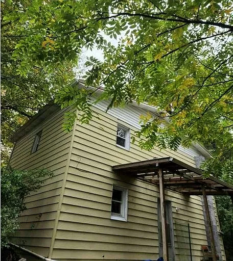 1015 Petrey Street Southeast — Photo 3