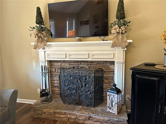 5th image of 2550 Valley Ridge Dr