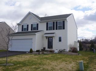 64 Cross Country Dr, Baldwinsville, NY 13027
