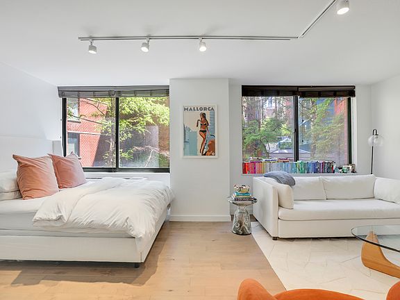 3rd image of 295 Greenwich St APT 2N