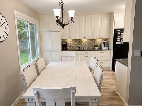 5th image of 3207 Bremerton Ln