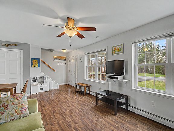 5th image of 21 Pheasant Run Road