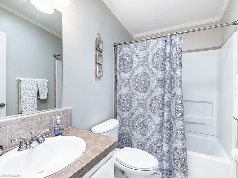 16 Freeman Ave — Photo 20