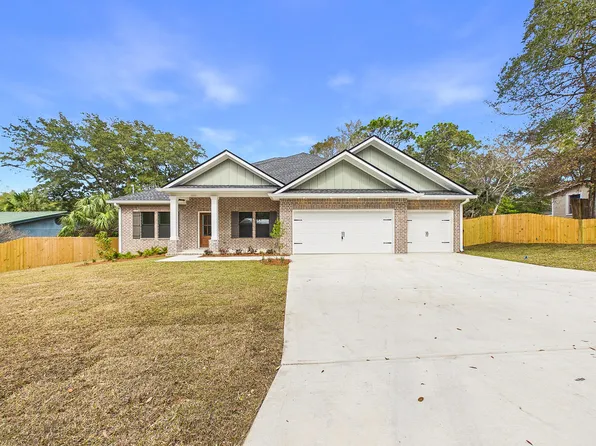 324 Hillcrest Ave, Valparaiso, FL 32580