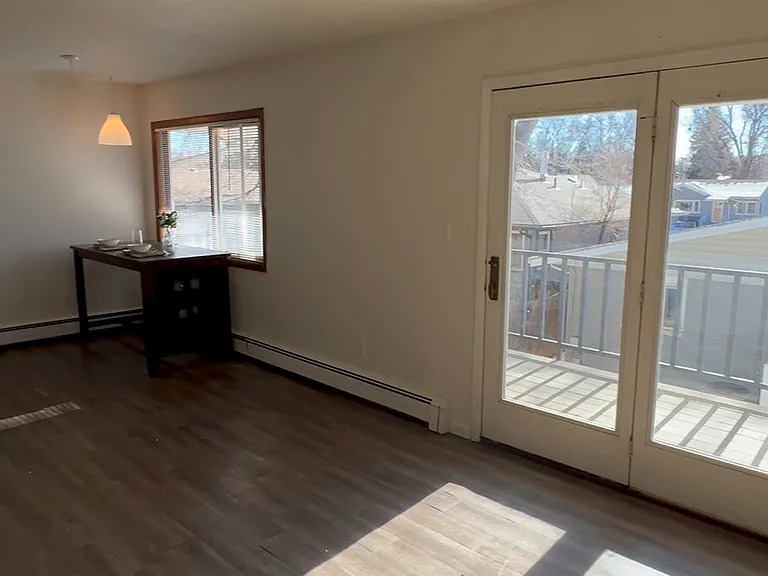 825 E 7th St #6 — Photo 11