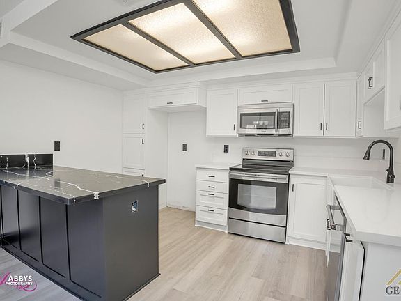 5th image of 1001 Mohawk St APT 76