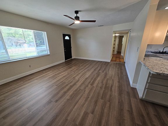5th image of 2921 Sunset Rd